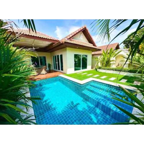 Luxury Semi-2BD Pool Villa near Beach & Walking Street