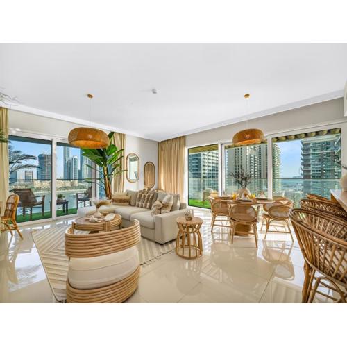 Luxury Spacious 2 Bedroom Private Beach and Views