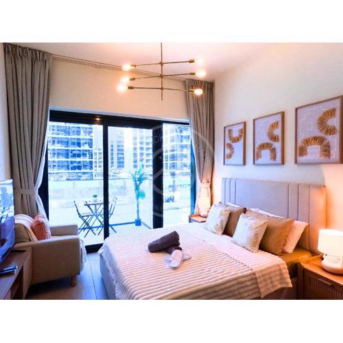Luxury Stay in Meydan, Furnished Studio with Wifi, Terrace, Gym, Pool & Free Parking