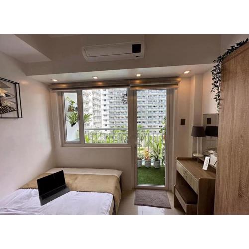 Luxury staycation at prime location Mall of Asia Shell Residences Pasay Tower C