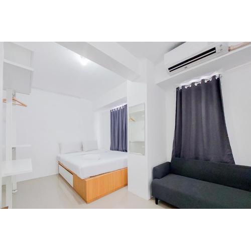 Luxury Studio at 19th Floor Apartment Urbantown Serpong By Travelio