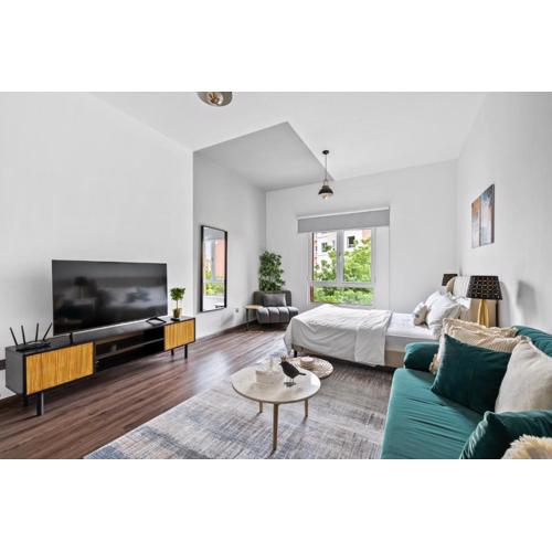 Luxury studio in Discovery Gardens near metro