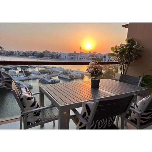 Luxury Studio Walk to West Beach