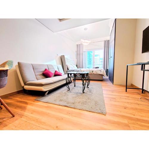 Luxury Studio with Balcony - Close to Metro & Marina