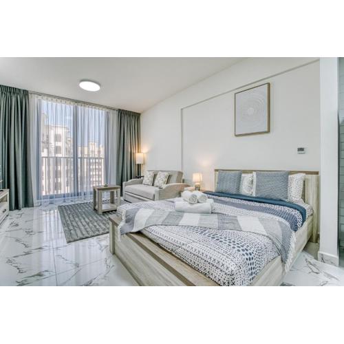 Luxury Studio with Marina View Al Hamra Village