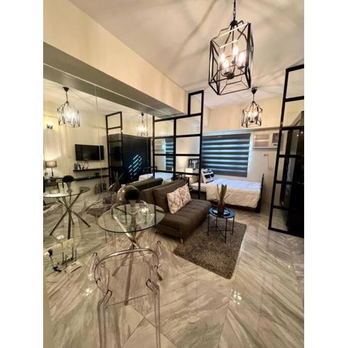 Luxury Style Living-Netflix Ready