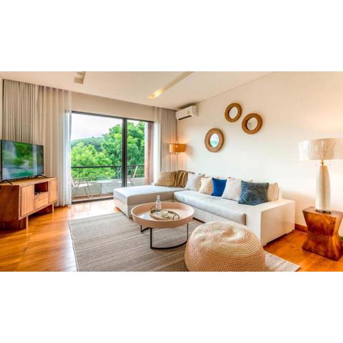 Luxury Suite at 5-Star Scenic Resort & Escape