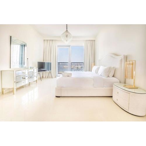 Luxury Three Bedroom Apartment in Dubai Creek