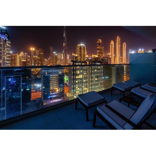Luxury Top Floor, with full Burj Khalifa View