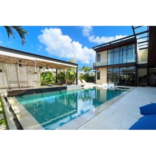 Luxury Villa Gym Pool and Gazebo