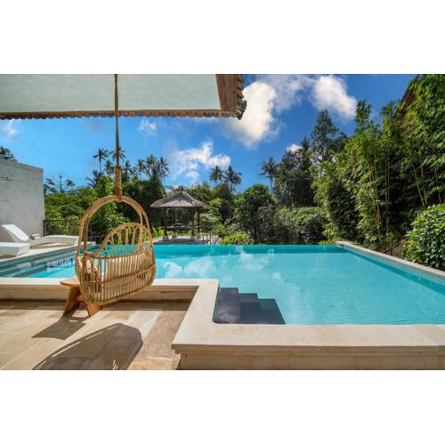 Luxury Villa in City Center w/ Natural Pool La Bohemia Residence Villas