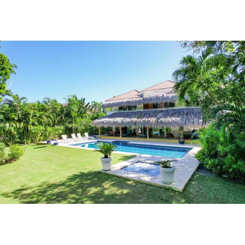 Luxury Villa on La Cana Golf Course with Pool, Jacuzzi, Cart & Maid