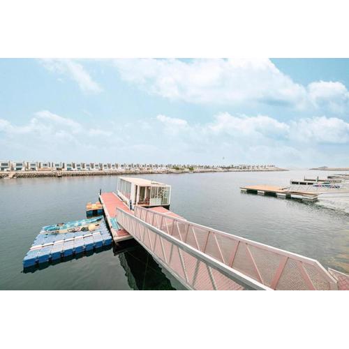 Luxury Villa sea view and free paddle boat - Al Dana Island Fujairah