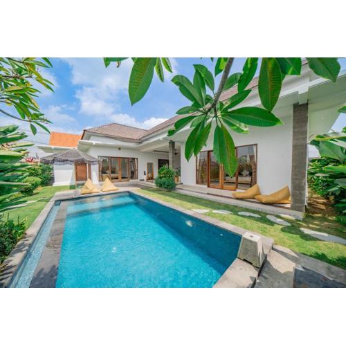 Luxury Villa Tropical Elegance in Pererenan Canggu