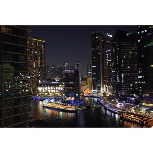 Luxury Waterfront Marina Stay