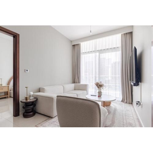 Luxury2BR Canal View Free parking & water Downtown