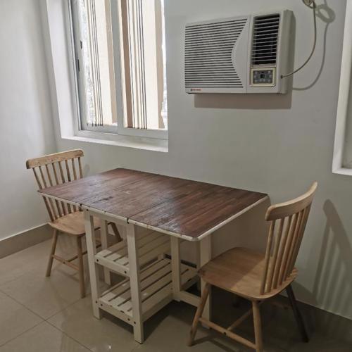 Mabolo 202 Family Room