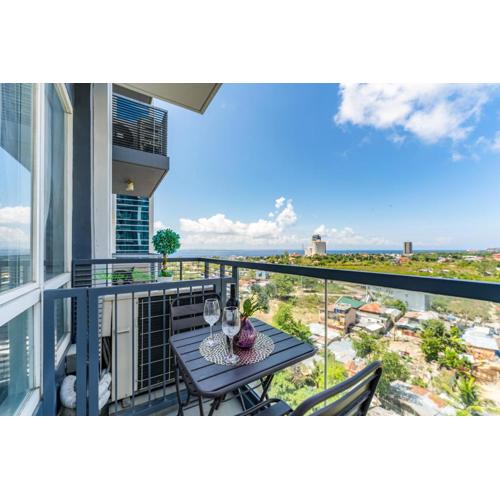 Mactan Newtown - 1BR Stunning Ocean View and City View