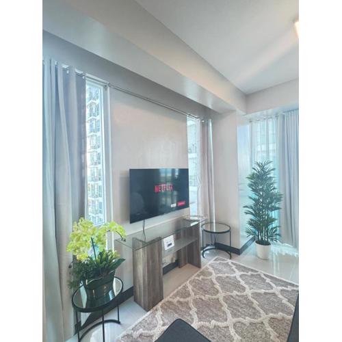 Mactan Newtown Condo with Free airport pickup
