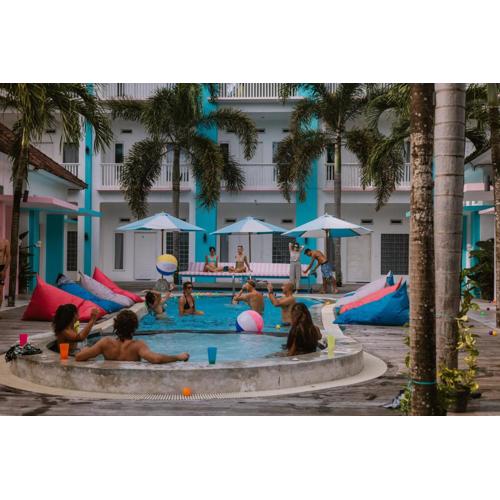 Mad Monkey Kuta Lombok