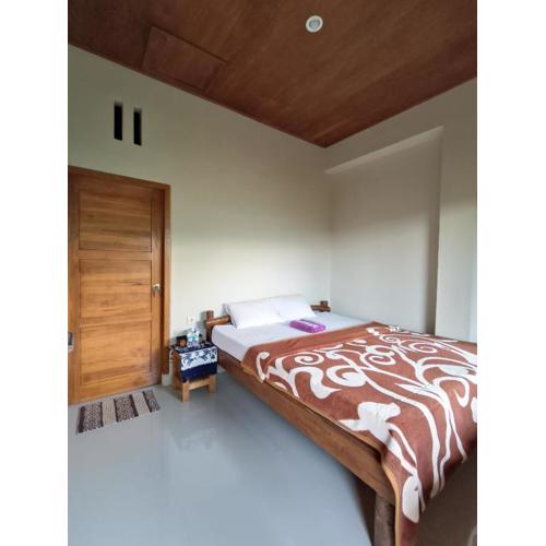 Made Oka Budget Room