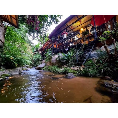 แม่อุ๊ยที่พักติดน้ำ&mae oui next to the water