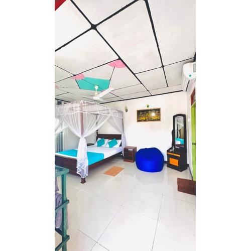 Magee apartment with kitchen and air con