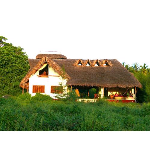 Magical 4-bed staffed Watamu house with epic views