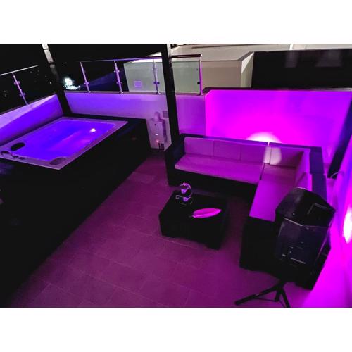 Magnificent Pent House w/Jacuzzi