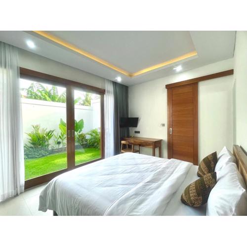 Mahayasa Villa with garden