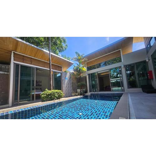 Mahogany Superb Pool Villa in Pasak