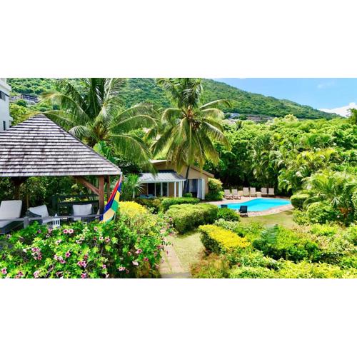 Maison 2 chambres avec vue et piscine privée