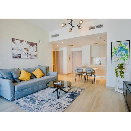 Maison Privee - Modern Yas Island Escape with Peaceful Canal Views