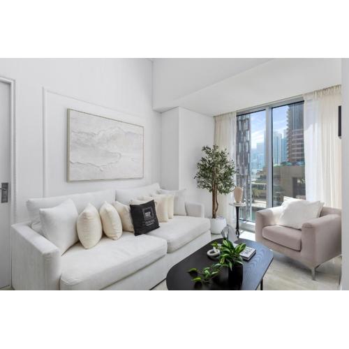 Maison Privee - Sleek Stay in Dubai Marina Famous Twisting Tower