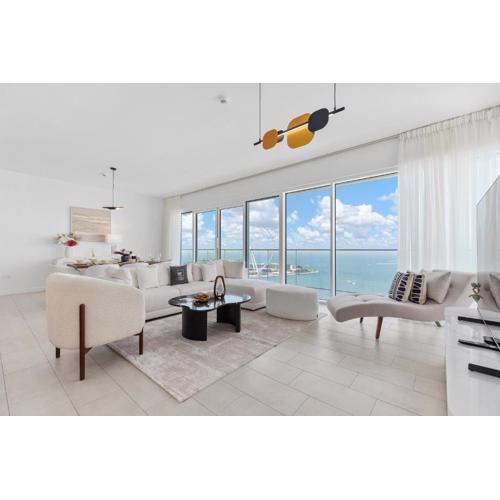 Maison Privee - Upscale Apt w/ Open Sea and Bluewaters Vws in JBR