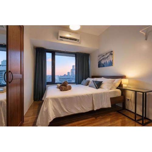 Makati 1BR with Skyline View at Air Residences