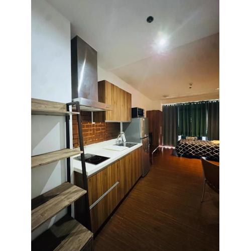 Makati City Studio with Balcony Near Bgc And Airport