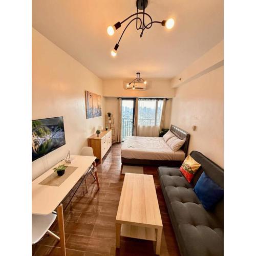 Makati Luxury Hotel Room Balcony Air Residence