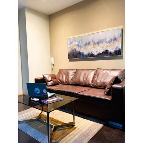 Makati Penthouse 2 bedroom with balcony City View