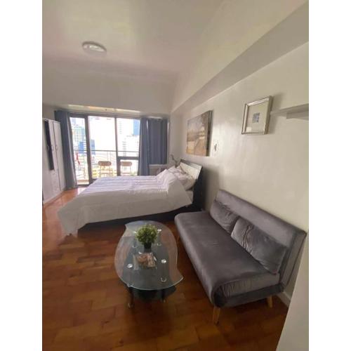Makati Studio by Luxureich