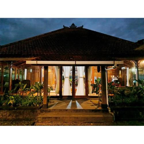 Malathi Traditional Joglo House with Pool View