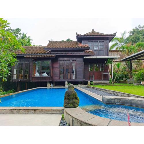 Malathi Wooden House with Pool View