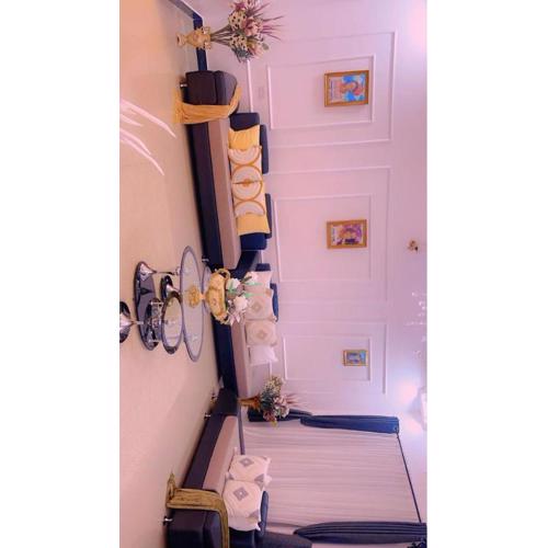 Mama Evaline Family Home