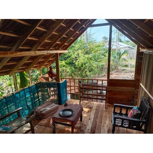 Mamisa Café, Home stay