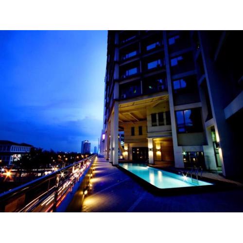 Mandarin Plaza Hotel