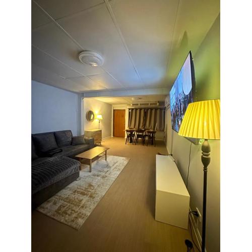 Mango Hostel - 420 Friendly