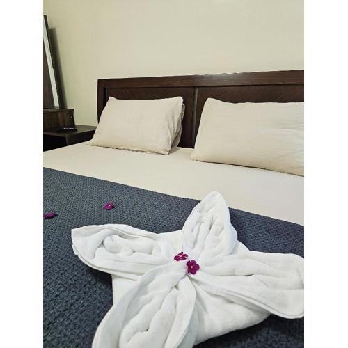 Mangotree Apartel & Resort