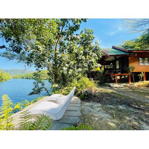 Mangrove bungalow & restaurant