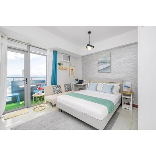 Manhattan Heights Modern Studio