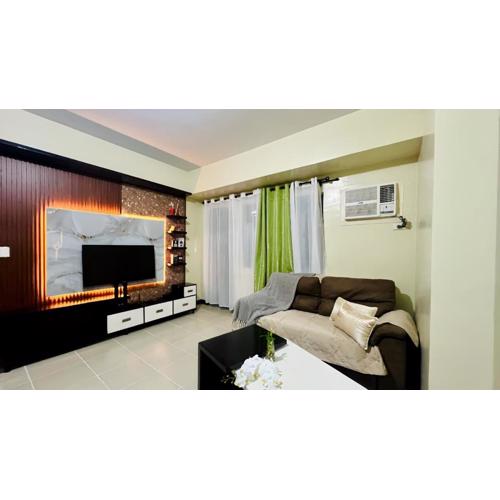 Manhattan Plaza - 1 Executive BR Condo in Araneta